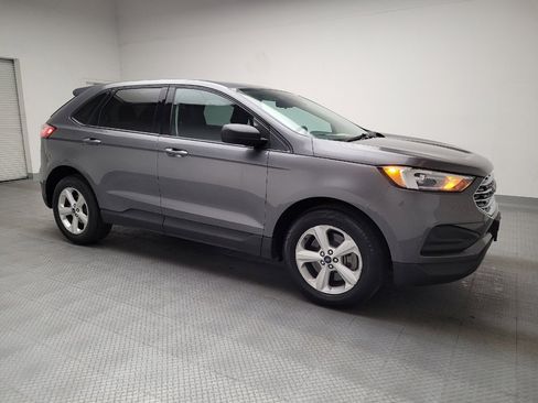 Used 2021 Ford Edge SE image 11