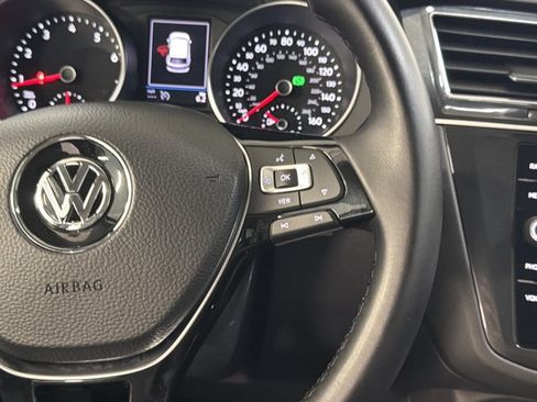 Used 2019 Volkswagen Tiguan SE w/ Panoramic Sunroof Package AWD/4WD image 29