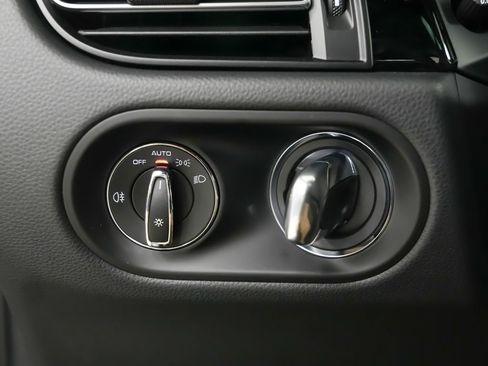 New 2026 Porsche Macan image 25