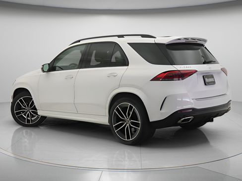 Certified 2022 Mercedes-Benz GLE 580 4MATIC image 2