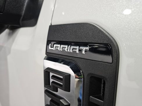 Used 2024 Ford F350 Lariat w/ Lariat Ultimate Package AWD/4WD image 18