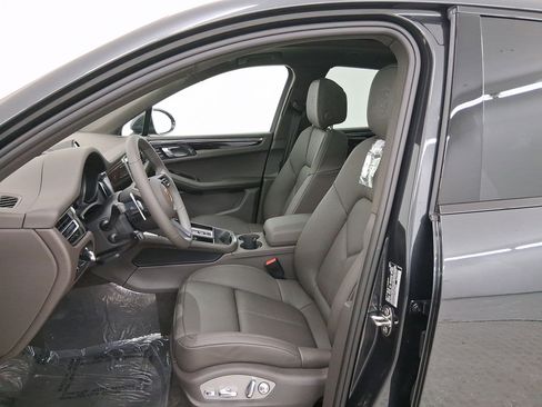 New 2026 Porsche Macan image 5