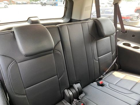 Used 2017 GMC Yukon XL SLT AWD/4WD image 21