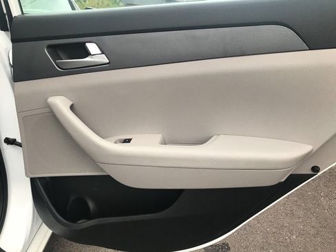 Used 2017 Hyundai Sonata SE FWD image 22