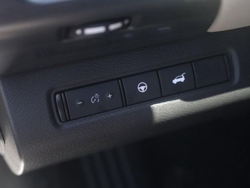 New 2026 Nissan Pathfinder SL AWD/4WD image 12
