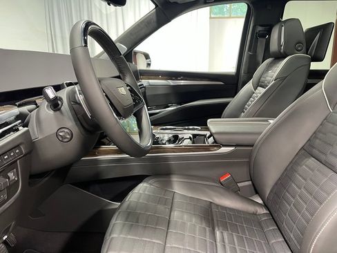 Used 2026 Cadillac Escalade Platinum Sport w/ LPO, ONYX Package AWD/4WD image 20