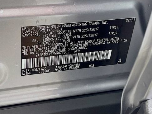 Used 2023 Toyota RAV4 XLE AWD/4WD image 32