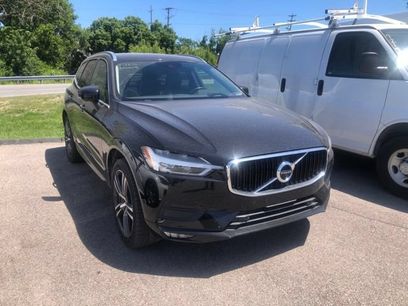 Used 2019 Volvo XC60 T5 Momentum w/ Multimedia Package