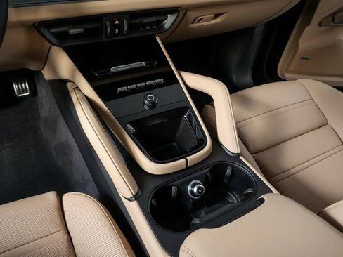 New 2026 Porsche Cayenne S image 16
