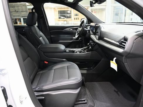 New 2026 Chevrolet Traverse LT w/ Driver Confidence Package image 10