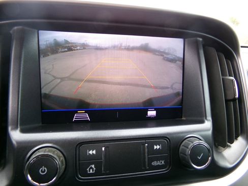 Used 2022 Chevrolet Colorado LT image 16