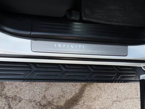 Used 2023 INFINITI QX80 Sensory w/ All-Season Package image 11