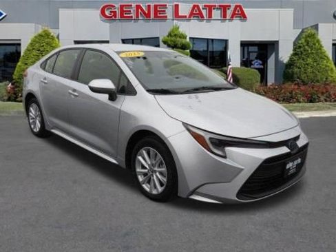 Used 2023 Toyota Corolla LE w/ LE Convenience Package image 1
