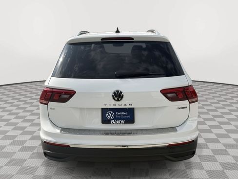 Used 2024 Volkswagen Tiguan SE w/ Panoramic Sunroof Package AWD/4WD image 5