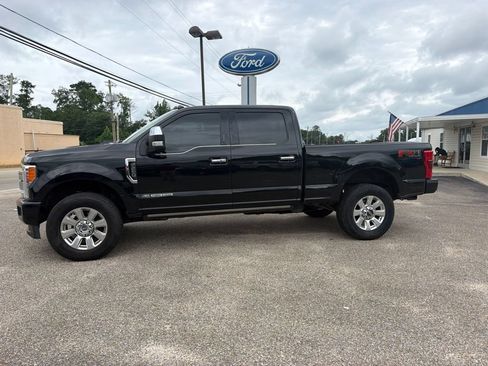 Used 2019 Ford F250 Platinum w/ Platinum Ultimate Package AWD/4WD image 1