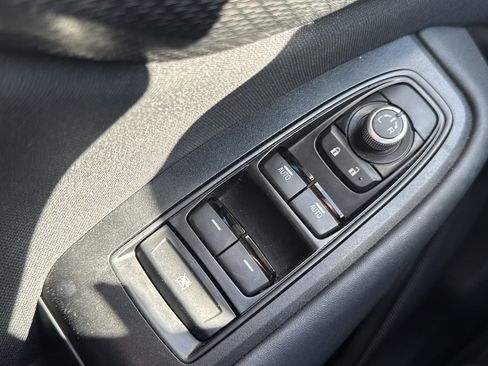 Used 2023 Subaru Outback Premium image 22