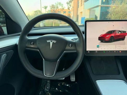 Used 2023 Tesla Model Y Performance image 33