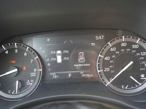 Used 2020 Toyota Highlander XLE FWD image 9