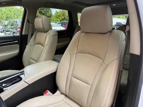 Used 2020 Buick Enclave Premium w/ Sun and Sites Package AWD/4WD image 10