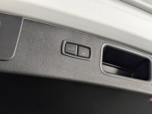 New 2026 Porsche Macan S image 18