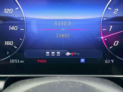 Used 2025 Mercedes-Benz GLC 300 4MATIC w/ AMG Line image 17