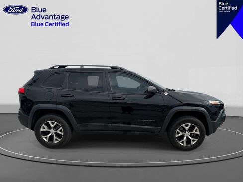 Used 2017 Jeep Cherokee Trailhawk AWD/4WD image 7