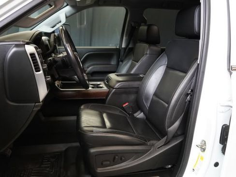 Used 2018 GMC Sierra 2500 SLT w/ Duramax Plus Package AWD/4WD image 13