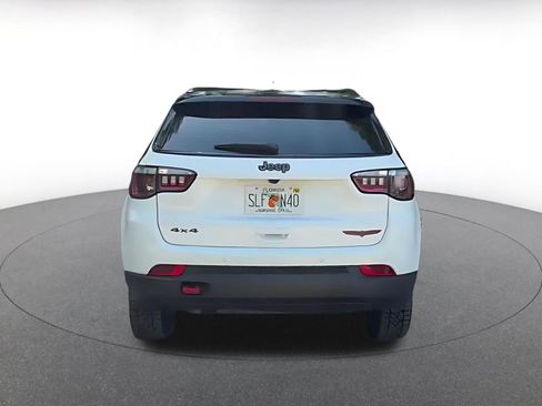 Used 2025 Jeep Compass Trailhawk AWD/4WD image 12