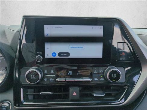Used 2023 Toyota Highlander L FWD image 14