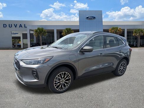 Certified 2026 Ford Escape SE w/ PHEV Premium Package FWD image 8