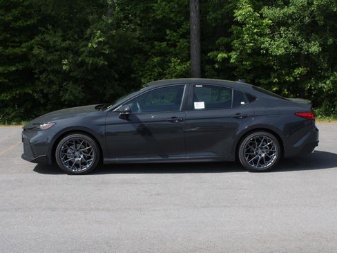 New 2026 Toyota Camry SE FWD image 5