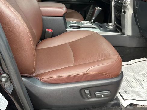 Used 2016 Toyota 4Runner Limited AWD/4WD image 26