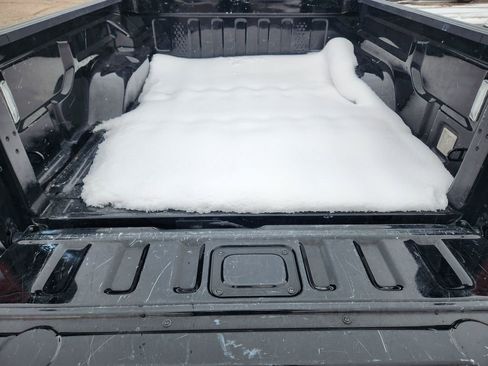 Used 2023 Jeep Gladiator Sport image 16