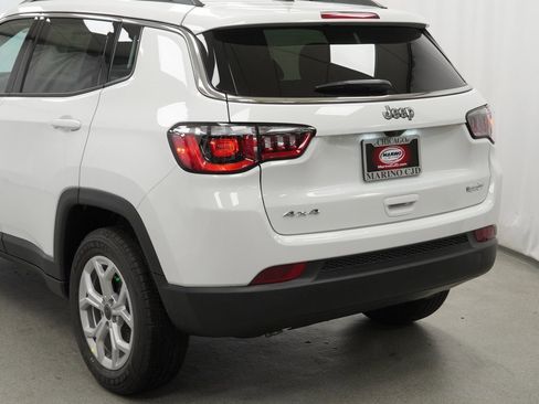New 2026 Jeep Compass Latitude image 12