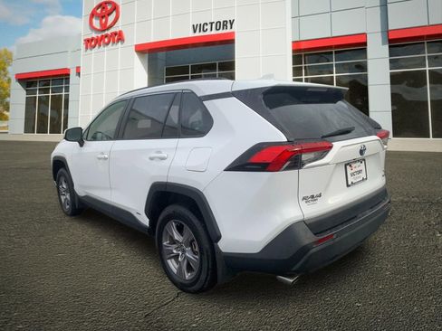 Used 2022 Toyota RAV4 XLE image 5
