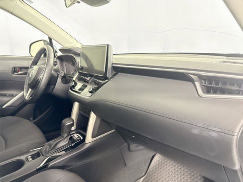 Certified 2023 Toyota Corolla Cross LE image 41