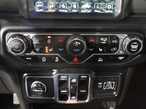 Used 2023 Jeep Gladiator Sport image 42