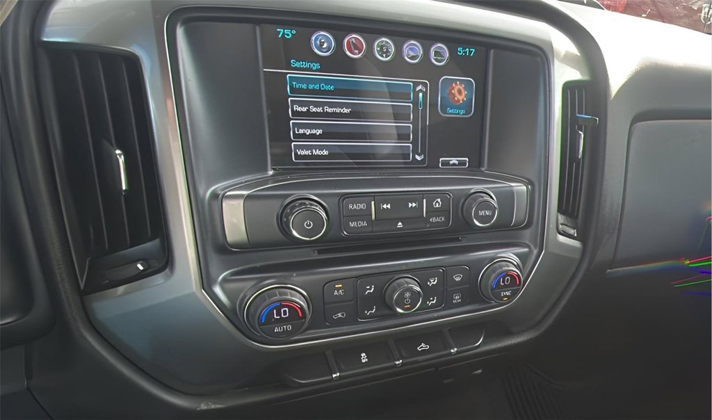 Used 2018 Chevrolet Silverado 1500 LT w/ All Star Edition AWD/4WD image 7