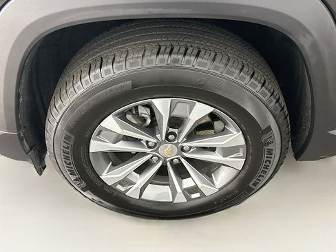 Used 2025 Chevrolet Equinox LT w/ Convenience Package II image 11