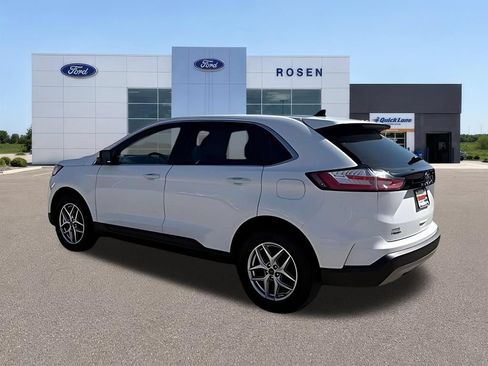 Used 2024 Ford Edge SEL w/ Convenience Package AWD/4WD image 4