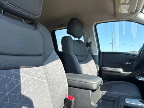 Certified 2025 Nissan Frontier SV w/ Tow Package RWD image 30