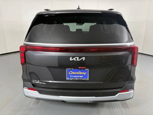 New 2026 Kia Carnival EX FWD image 7