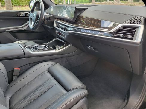 Used 2025 BMW X5 xDrive50e AWD/4WD image 9