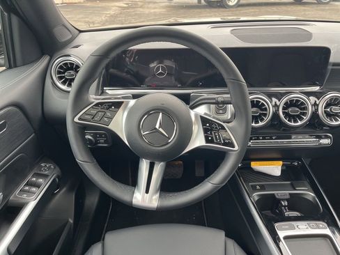 Used 2026 Mercedes-Benz GLB 250 4MATIC image 16
