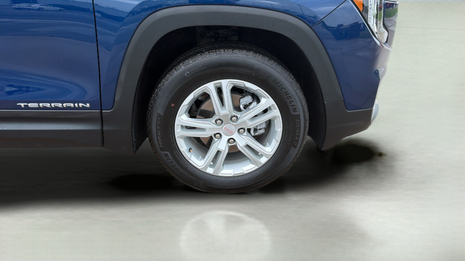 Used 2023 GMC Terrain SLE w/ Driver Convenience Package FWD image 14