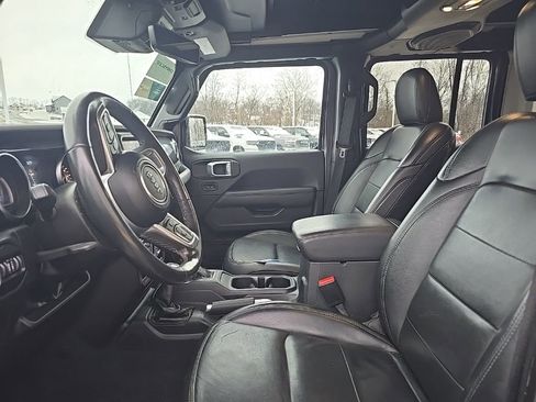Used 2022 Jeep Wrangler Unlimited Sahara image 9