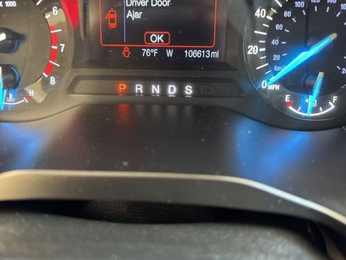 Used 2016 Ford Edge SE image 16