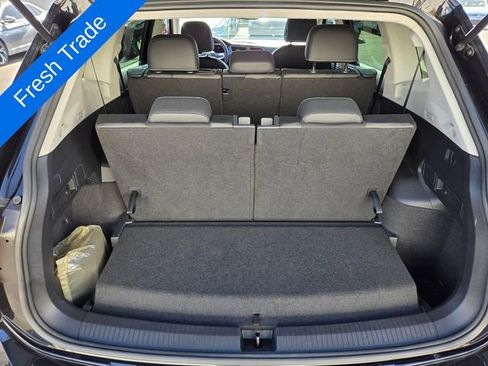 Certified 2023 Volkswagen Tiguan SE FWD image 12