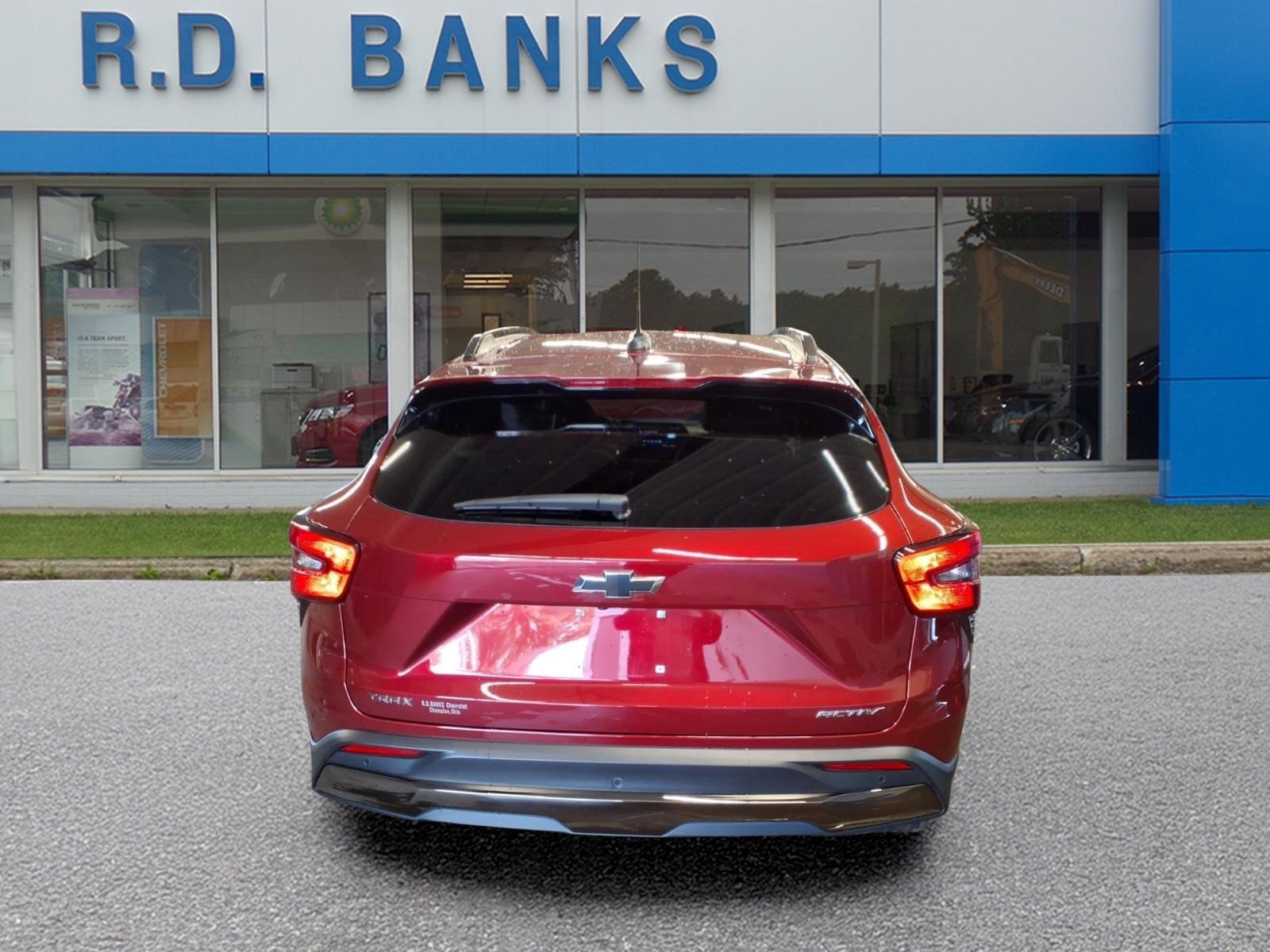 Used 2024 Chevrolet Trax ACTIV w/ Sunroof Package FWD image 4