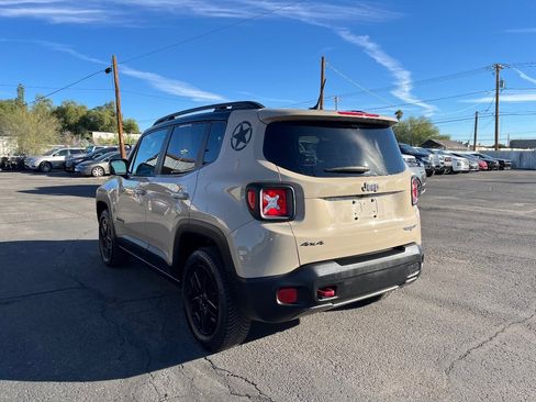 Used 2017 Jeep Renegade Trailhawk image 7